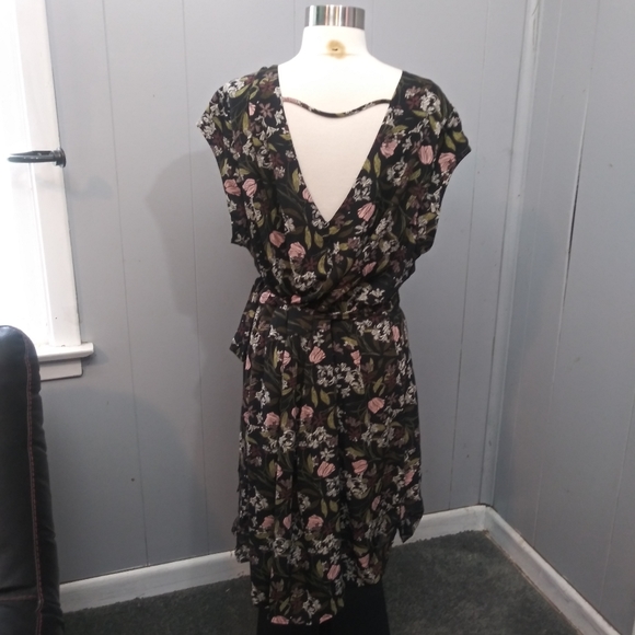 DR2 Black Floral Faux Wrap V-neck Mini Dress Sz 2X - Picture 8 of 12